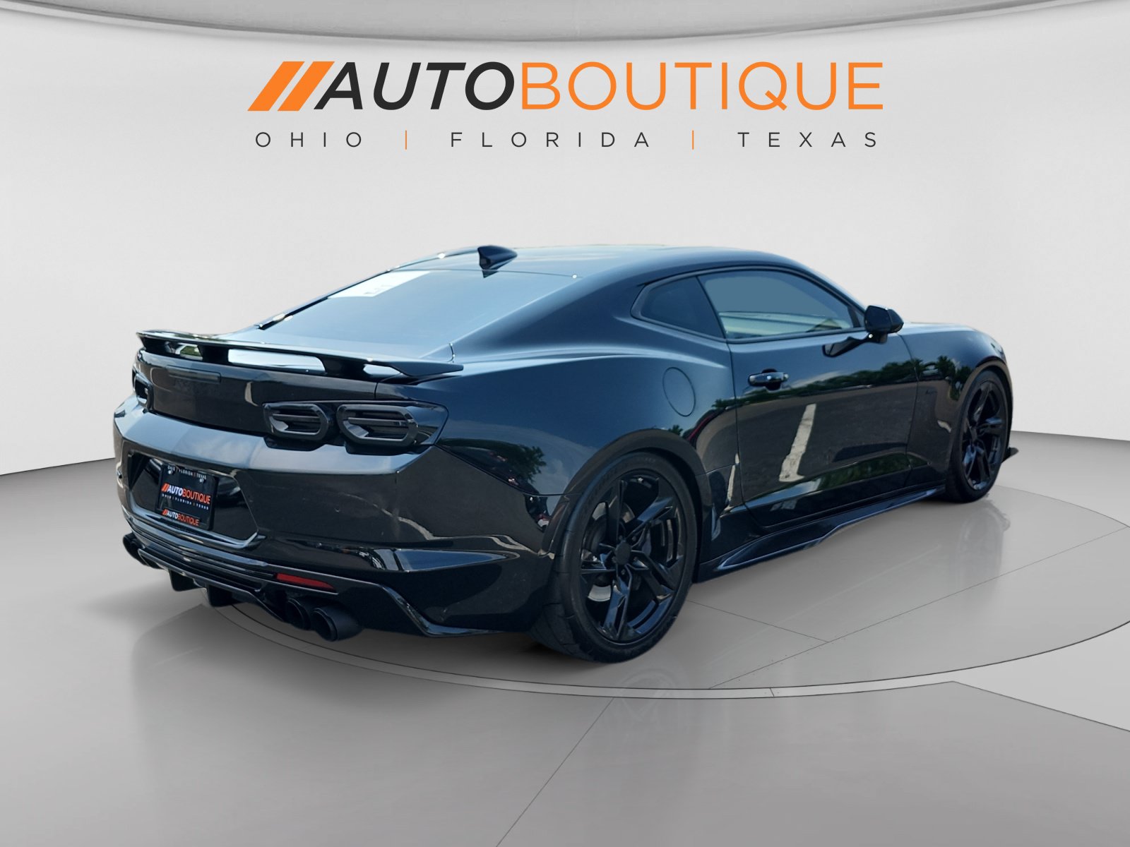 Used 2019 Chevrolet Camaro SS RWD image 13