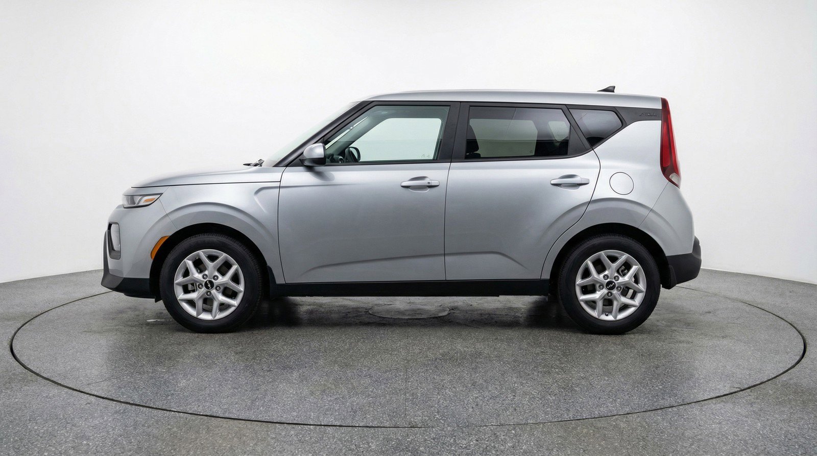 Used 2025 Kia Soul LX w/ LX Technology Package image 5