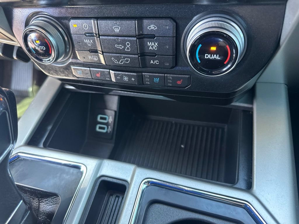 Used 2017 Ford F150 Lariat w/ Equipment Group 502A Luxury AWD/4WD image 5