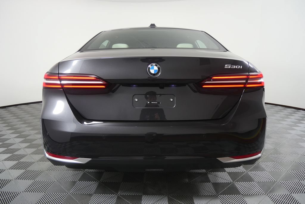 Used 2026 BMW 530i RWD image 4