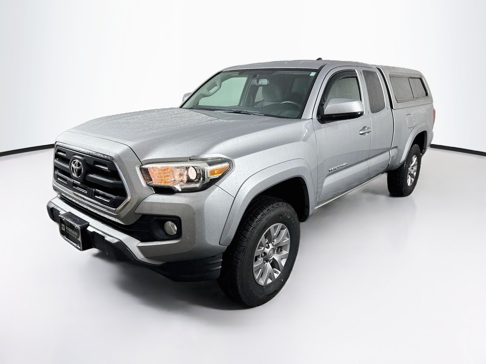 Certified 2017 Toyota Tacoma SR5 w/ Tow Package AWD/4WD image 3