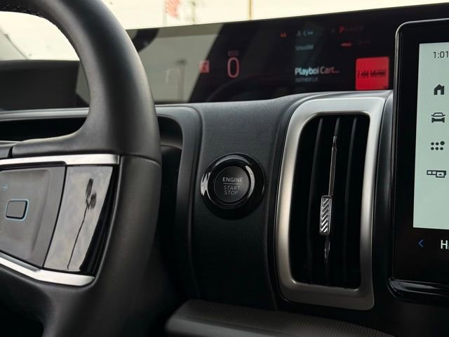 Used 2025 Ford Expedition Active image 10