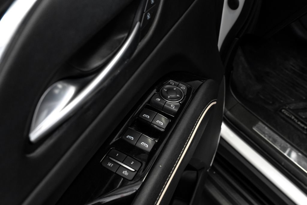 Used 2021 Cadillac Escalade Sport RWD image 39