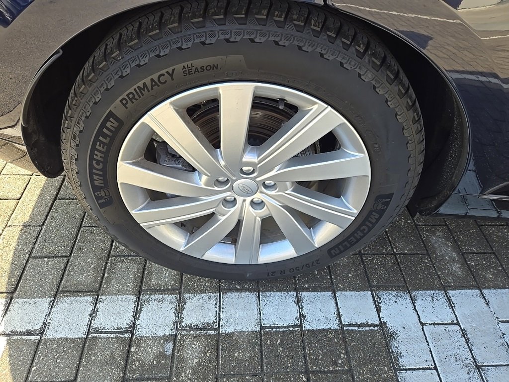 Certified 2023 Land Rover Range Rover SE image 12