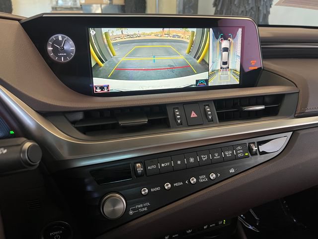 Used 2021 Lexus ES 300h w/ Accessory Package FWD image 25
