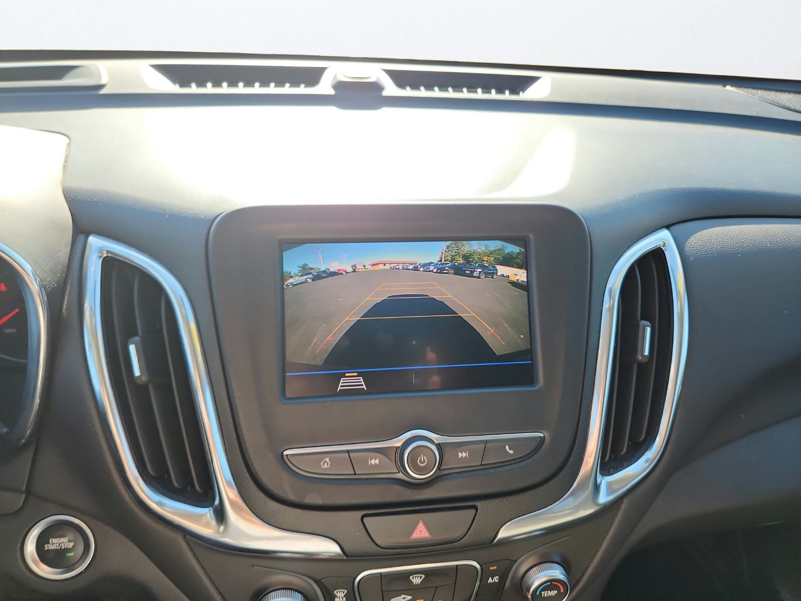 Used 2021 Chevrolet Equinox LT AWD/4WD image 17