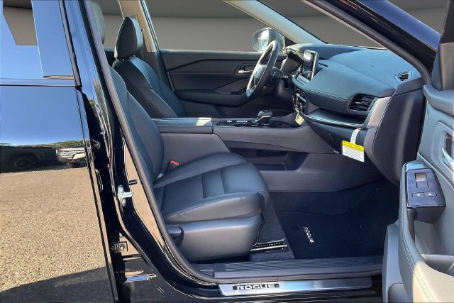 New 2027 Nissan Rogue Dark Armor FWD image 11