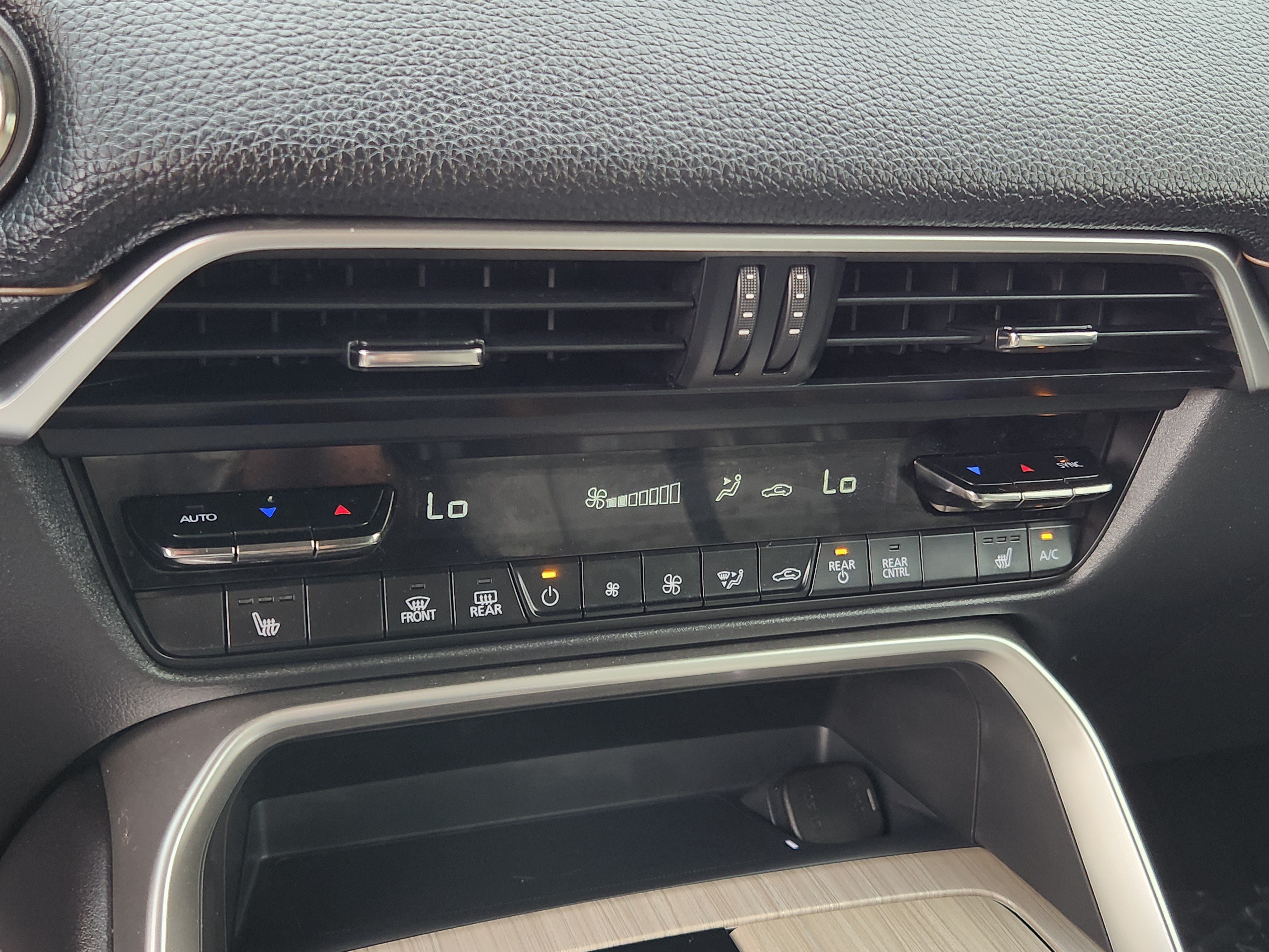 Certified 2024 MAZDA CX-90 3.3 Turbo w/ Preferred Plus AWD/4WD image 20
