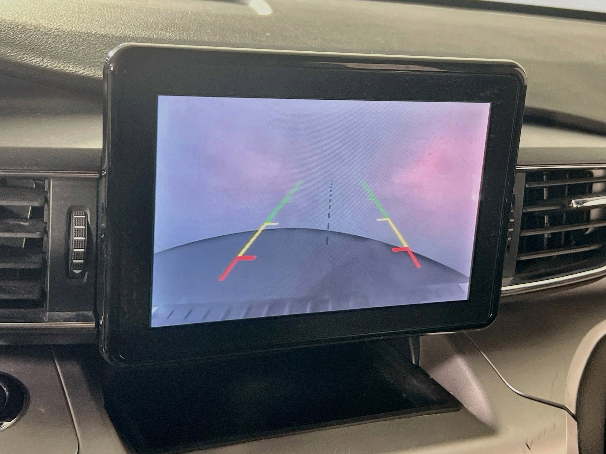 Used 2021 Ford Explorer XLT w/ Equipment Group 202A AWD/4WD image 14