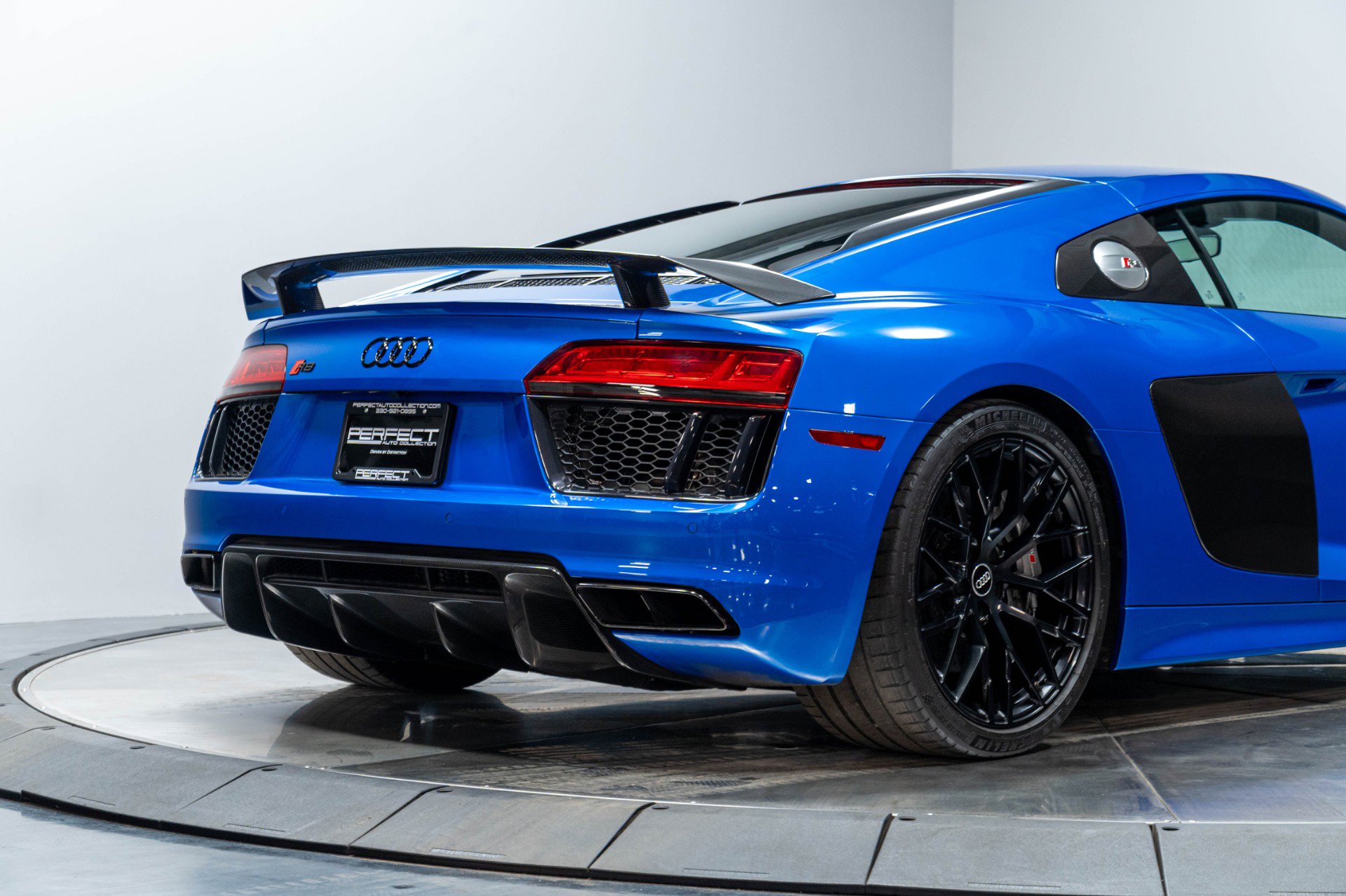 Used 2017 Audi R8 V10 plus AWD/4WD image 14
