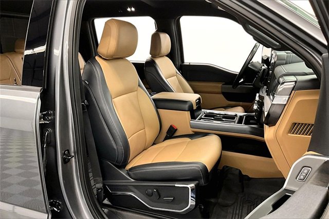 Used 2024 Ford F250 Lariat w/ Black Appearance Package image 7