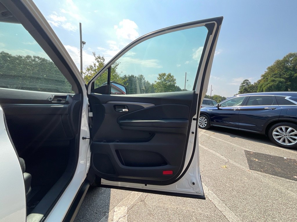 Used 2019 Honda Pilot LX image 38