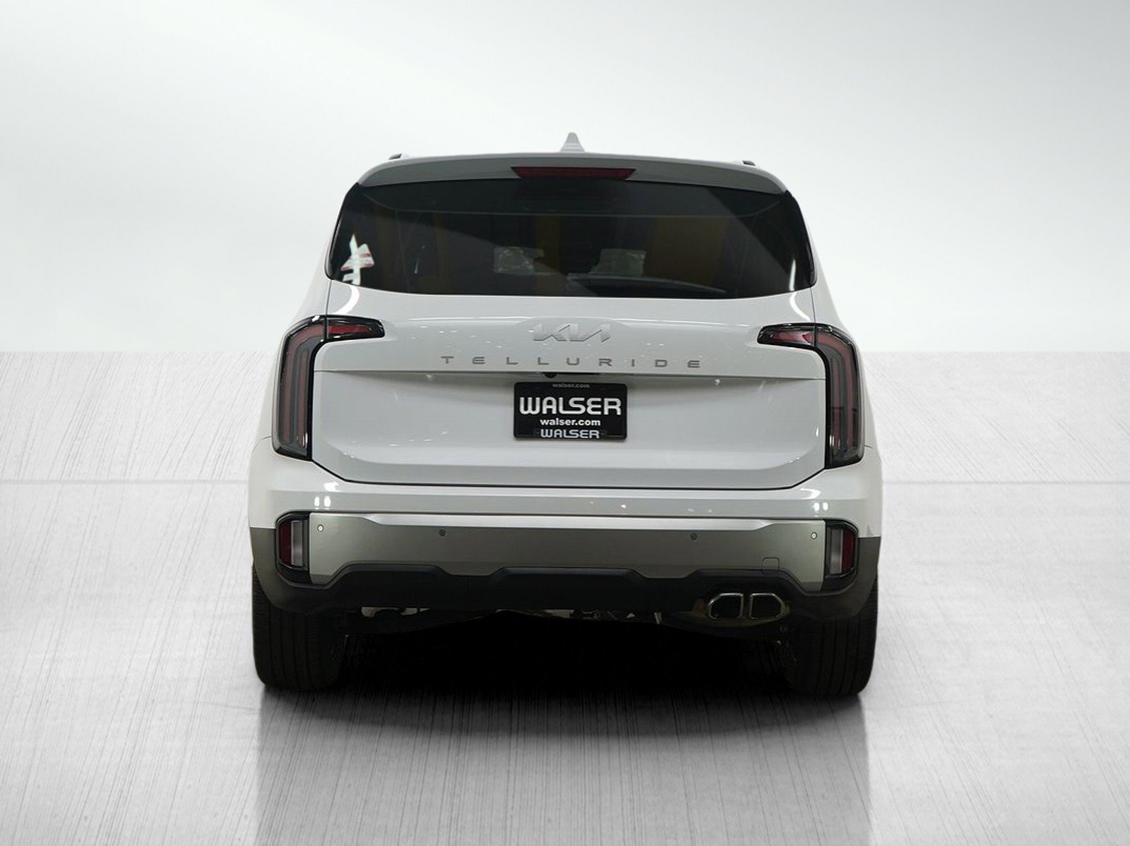 Used 2024 Kia Telluride EX w/ EX Captain's Chair Package image 4