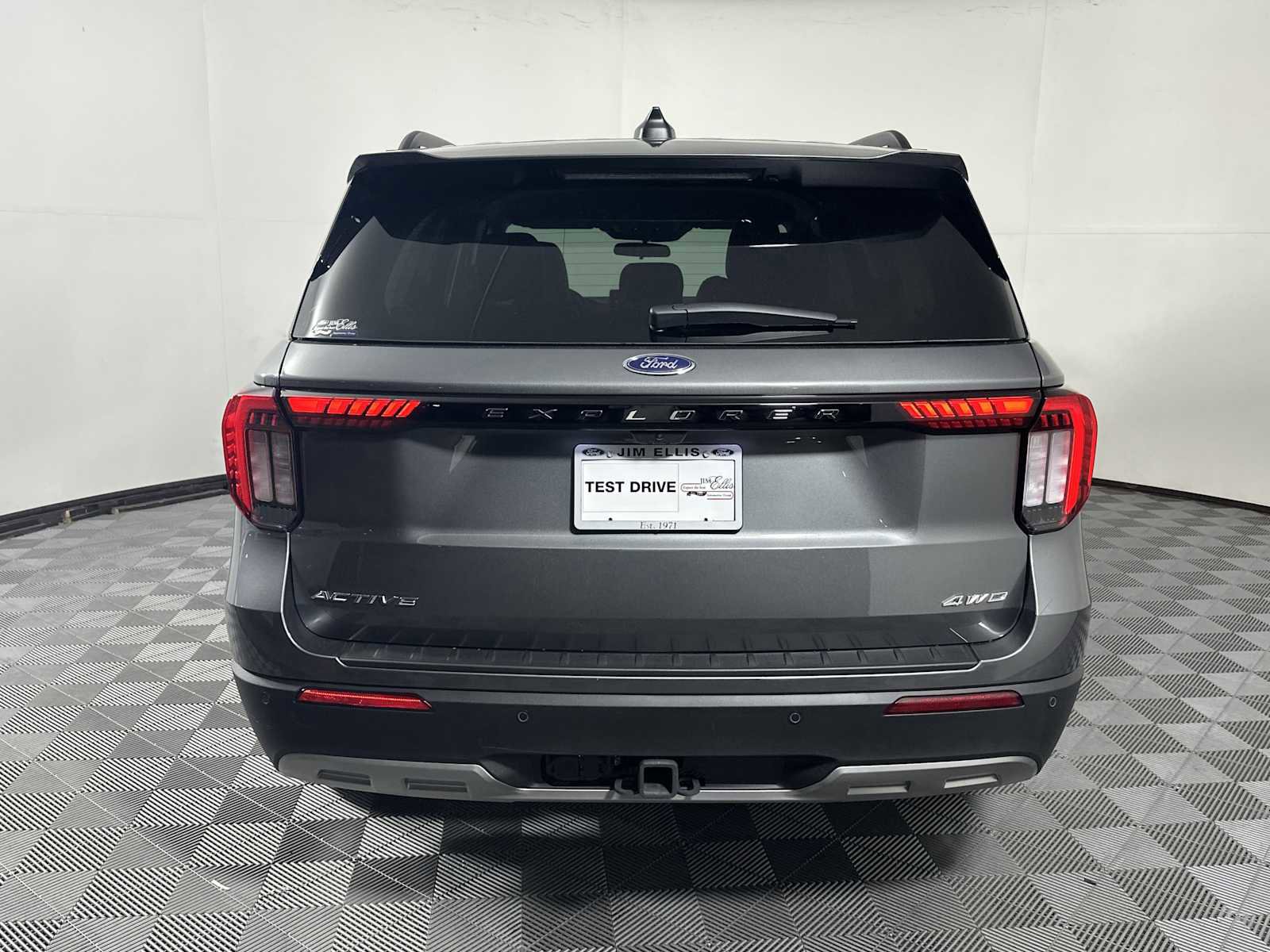 Used 2025 Ford Explorer Active w/ Active Comfort Package AWD/4WD image 6