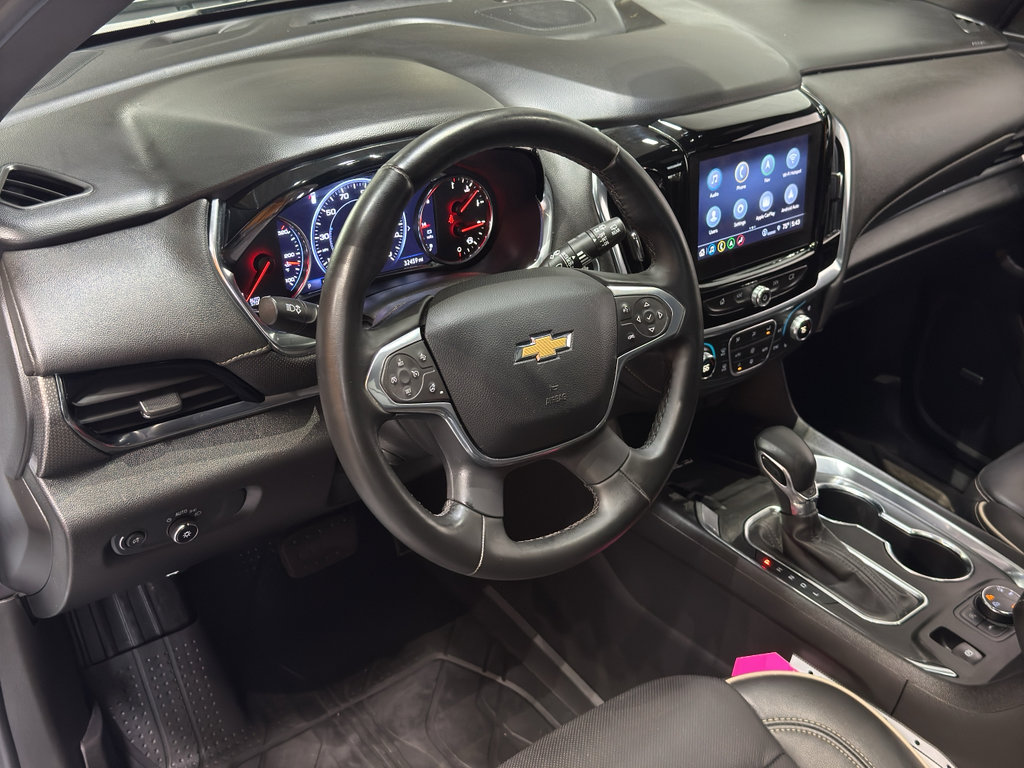 Used 2023 Chevrolet Traverse Premier image 16