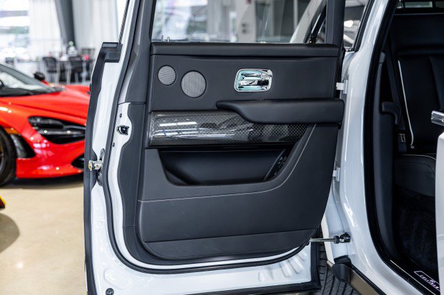 Used 2022 Rolls-Royce Cullinan Black Badge AWD/4WD image 35