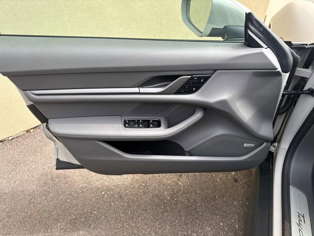 New 2025 Porsche Taycan 4S image 18
