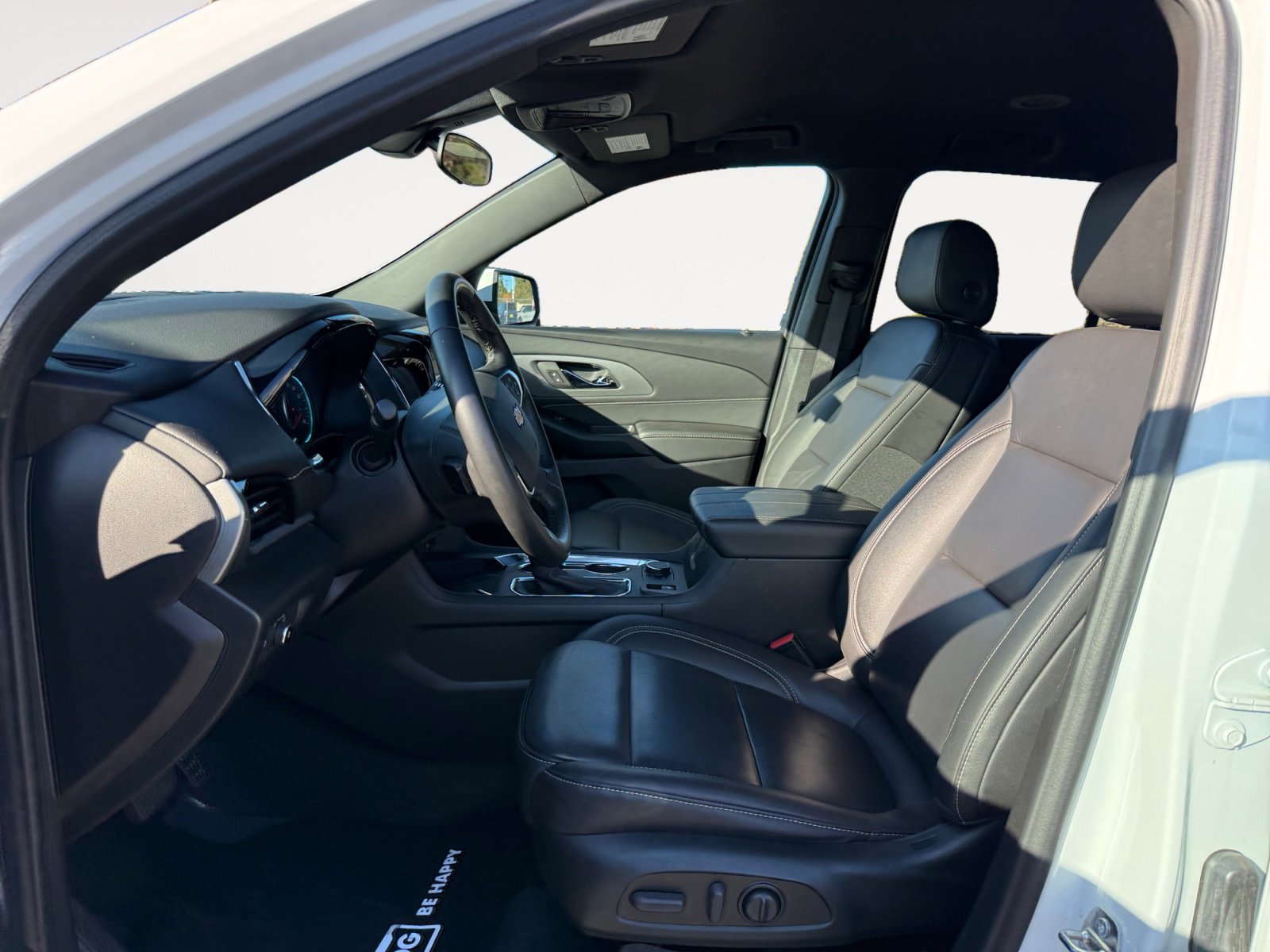Used 2023 Chevrolet Traverse LT image 10