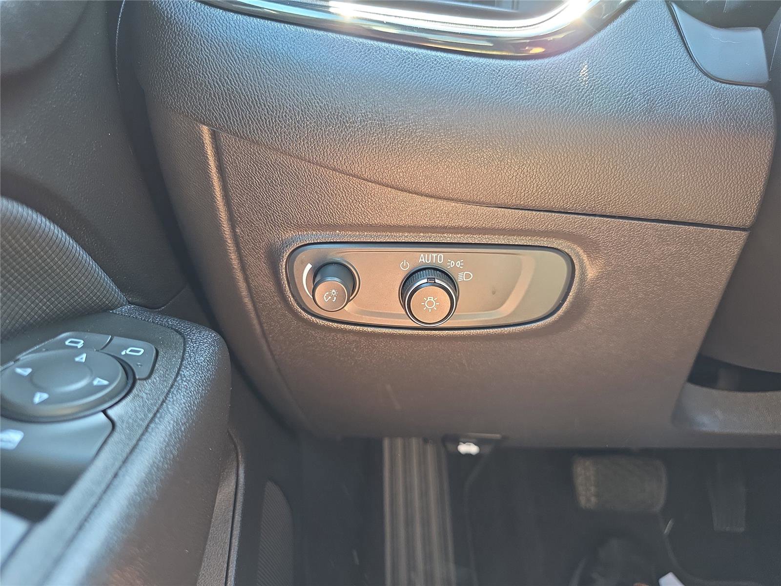 Used 2023 Chevrolet Equinox RS w/ RS Leather Package image 13