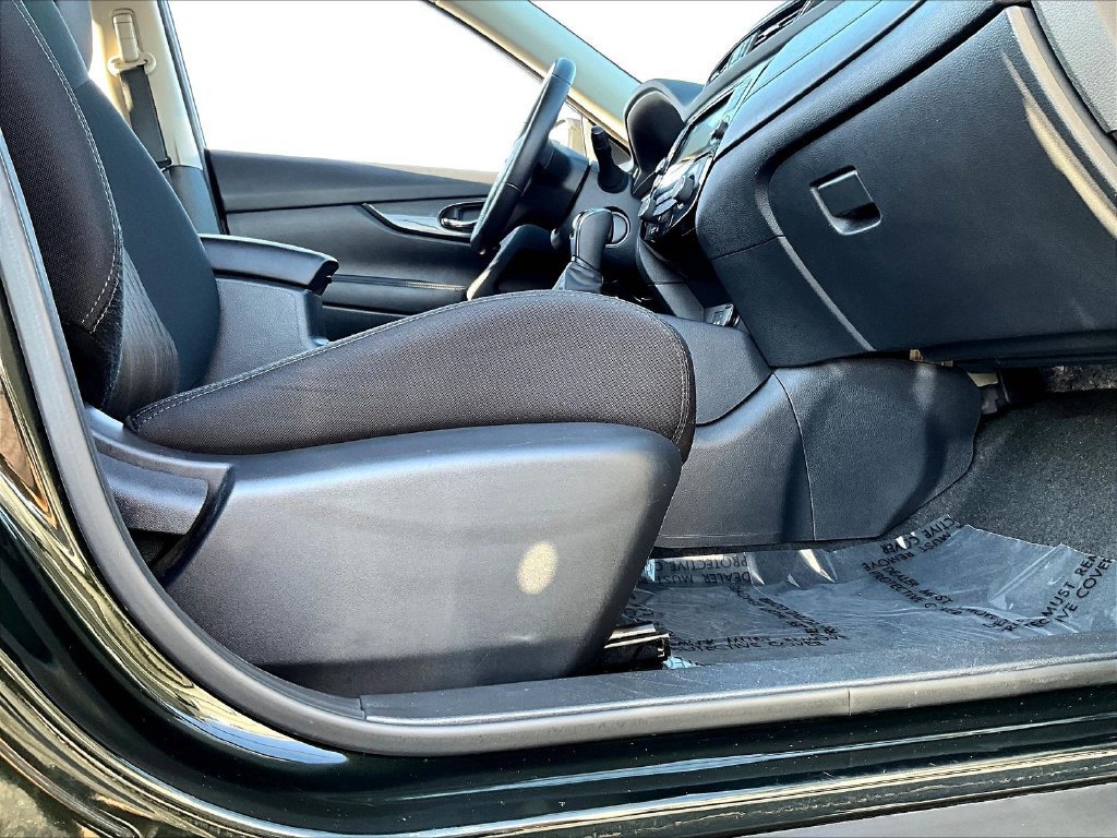 Used 2020 Nissan Rogue SV AWD/4WD image 34