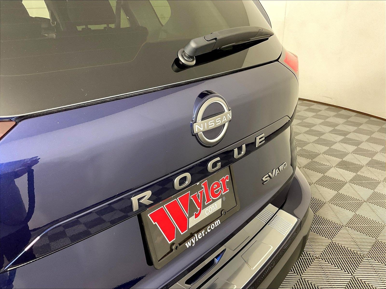 Used 2024 Nissan Rogue SV w/ SV Premium Package AWD/4WD image 24