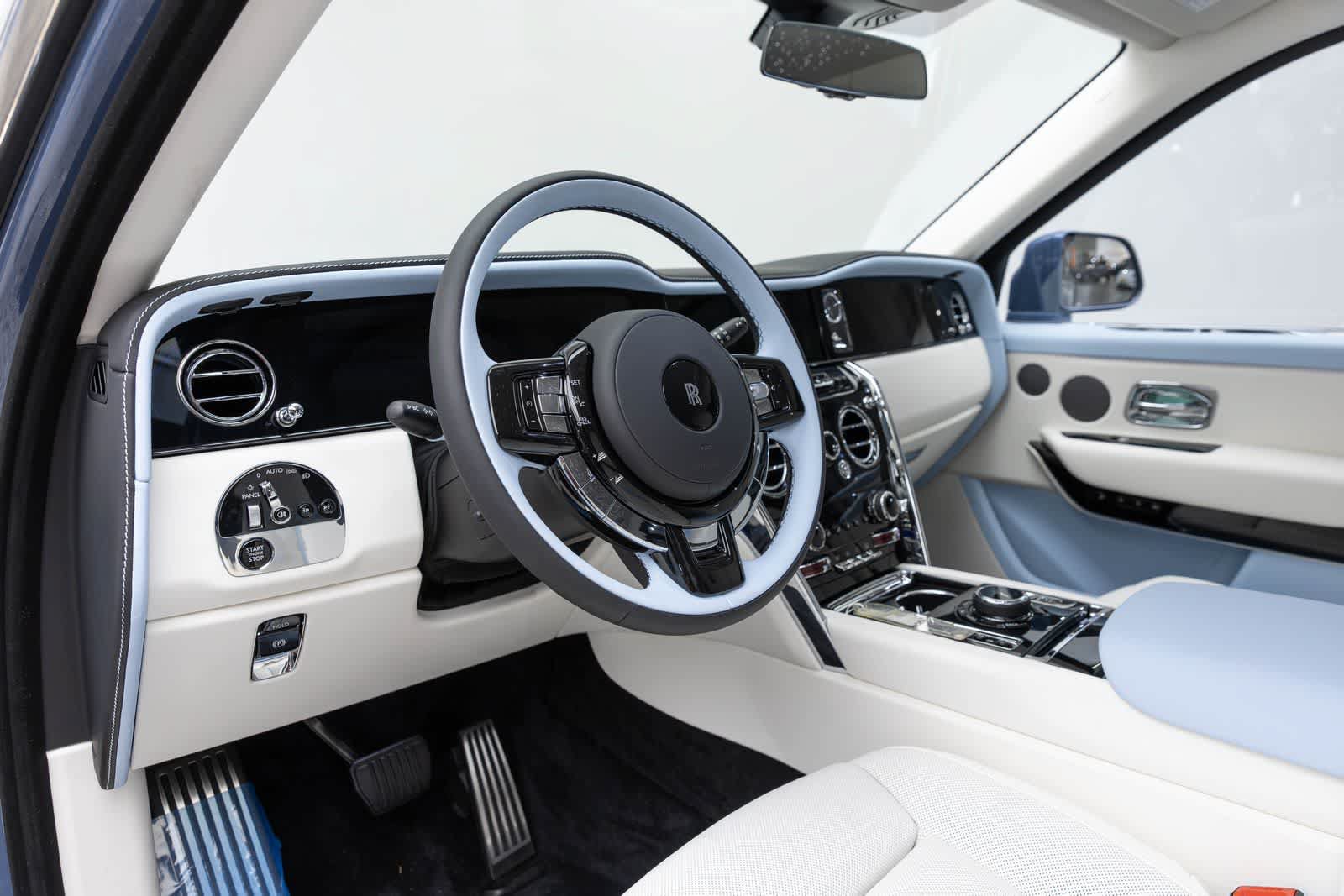 New 2027 Rolls-Royce Cullinan AWD/4WD image 2