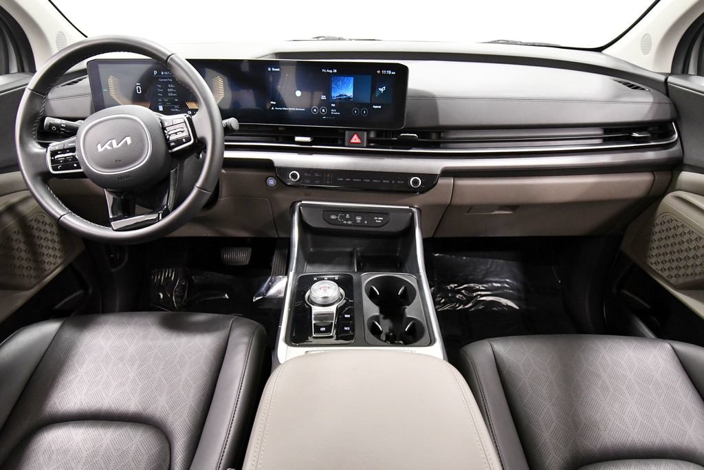 Certified 2026 Kia Carnival EX FWD image 3