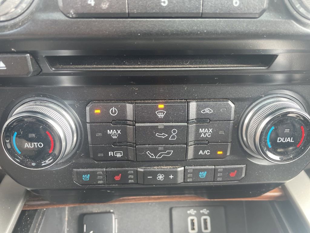 Used 2016 Ford F150 Lariat w/ Equipment Group 502A Luxury image 21