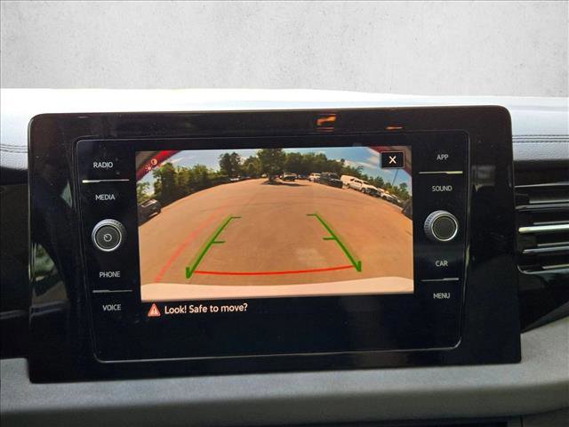 Used 2025 Volkswagen Jetta SE image 12