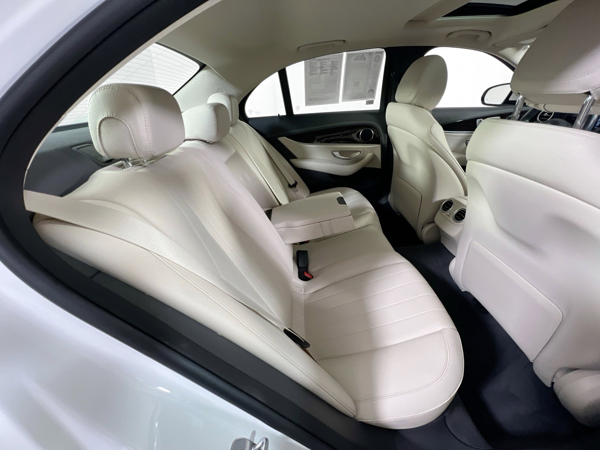 Used 2021 Mercedes-Benz E 350 4MATIC image 27