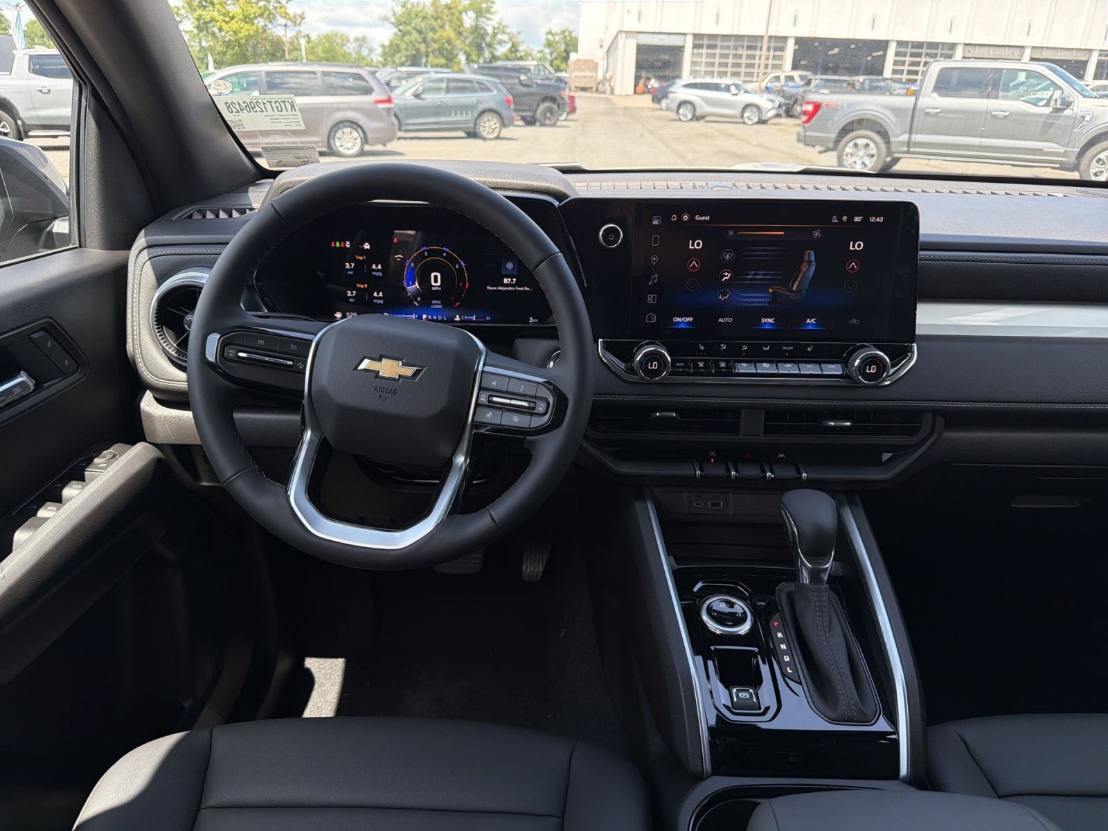 New 2026 Chevrolet Colorado LT w/ LT Convenience Package AWD/4WD image 16