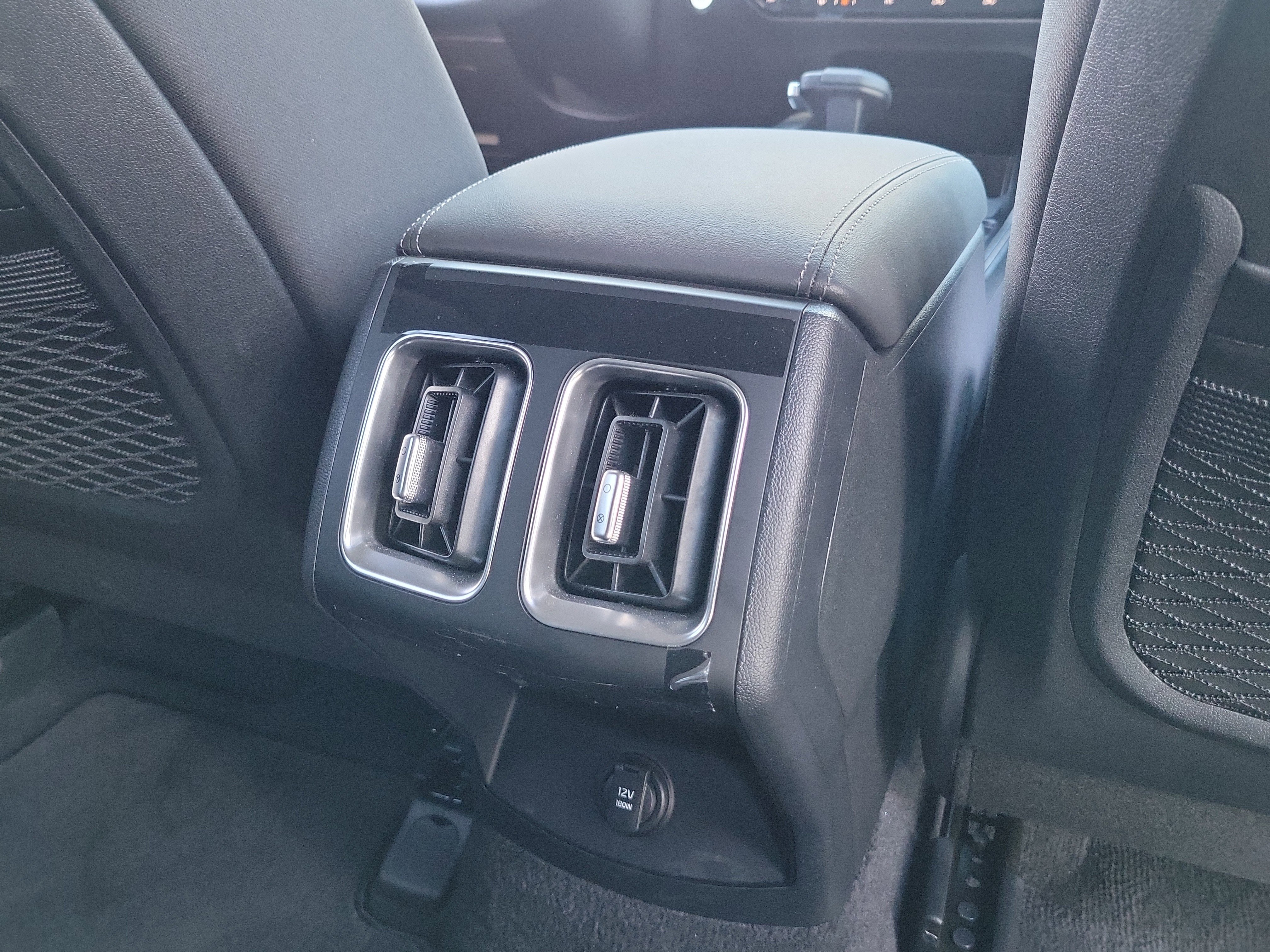 Used 2024 Kia Sorento LX image 23