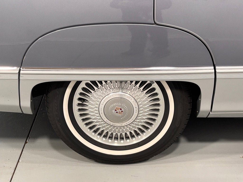 Used 1990 Cadillac Fleetwood Sedan image 35