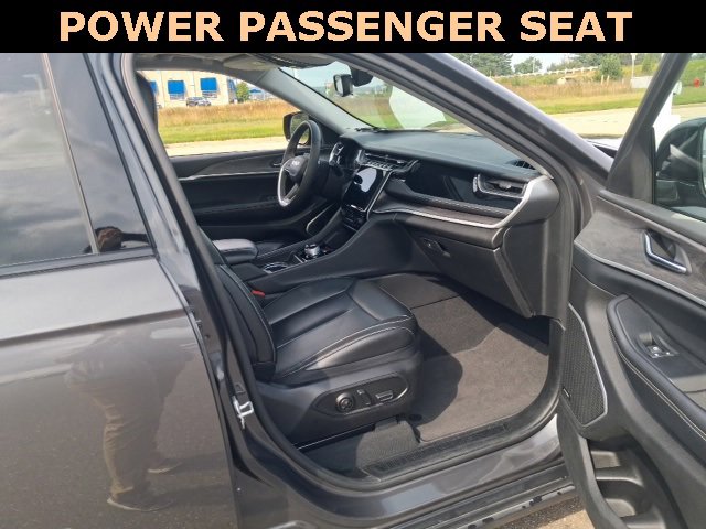 Used 2024 Jeep Grand Cherokee Limited 4xe image 27