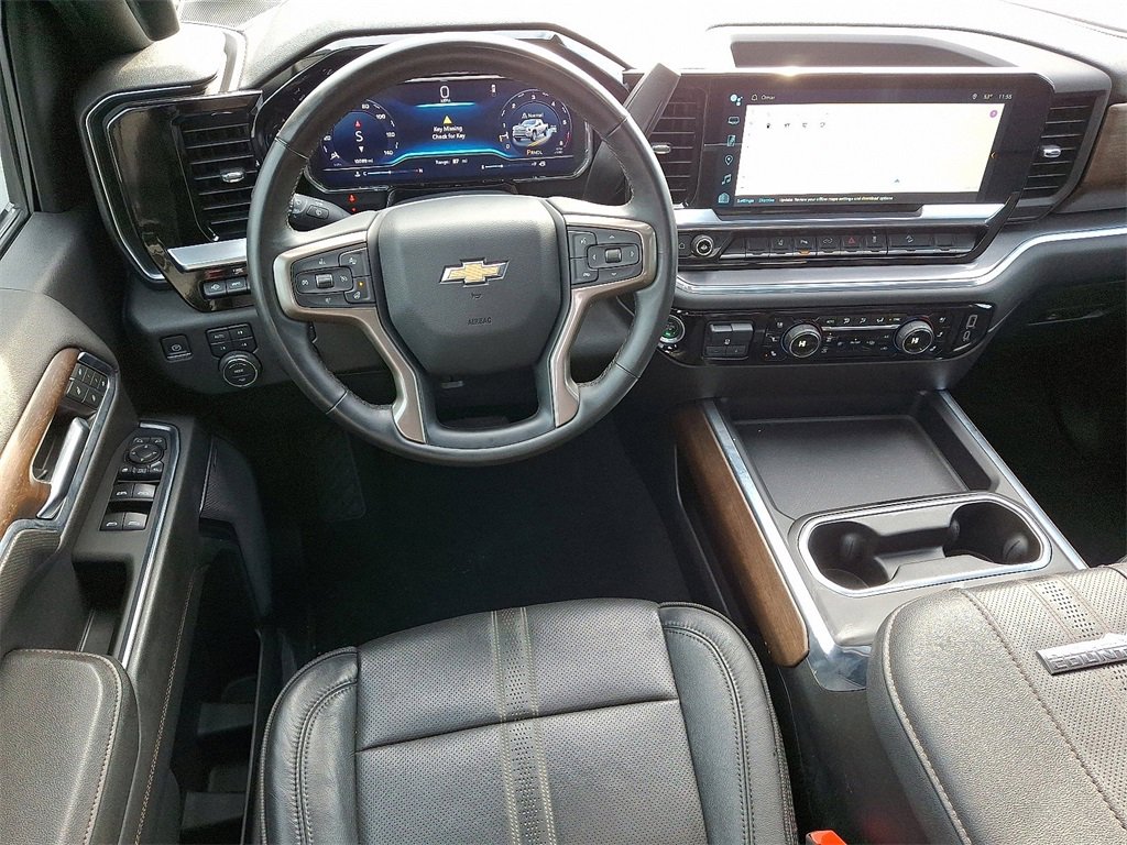 Used 2024 Chevrolet Silverado 3500 High Country w/ High Country Premium Package image 2