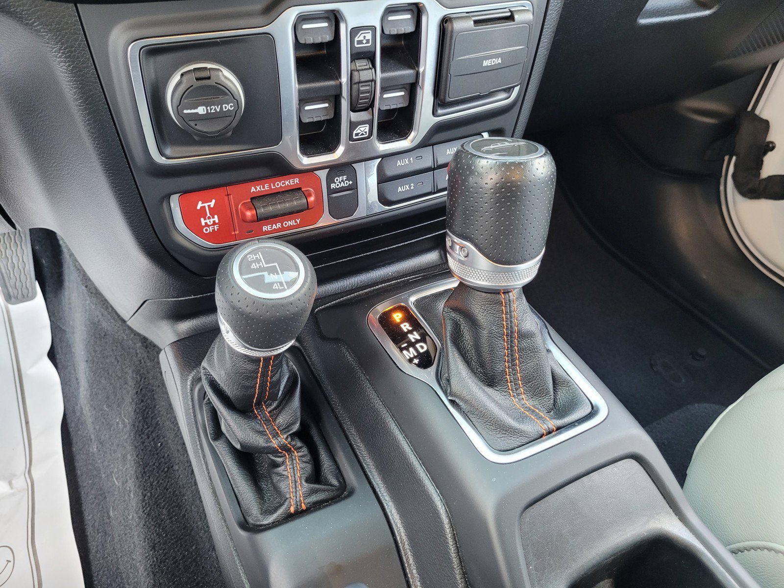 Used 2020 Jeep Gladiator Mojave AWD/4WD image 21