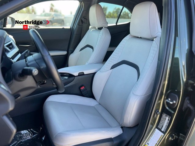 Used 2022 Lexus UX 200 w/ Premium Package FWD image 14
