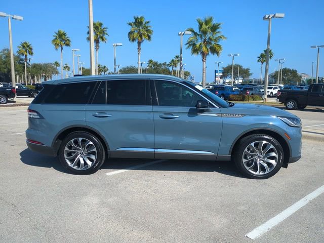 Used 2025 Lincoln Aviator Reserve w/ Illumination Package image 3