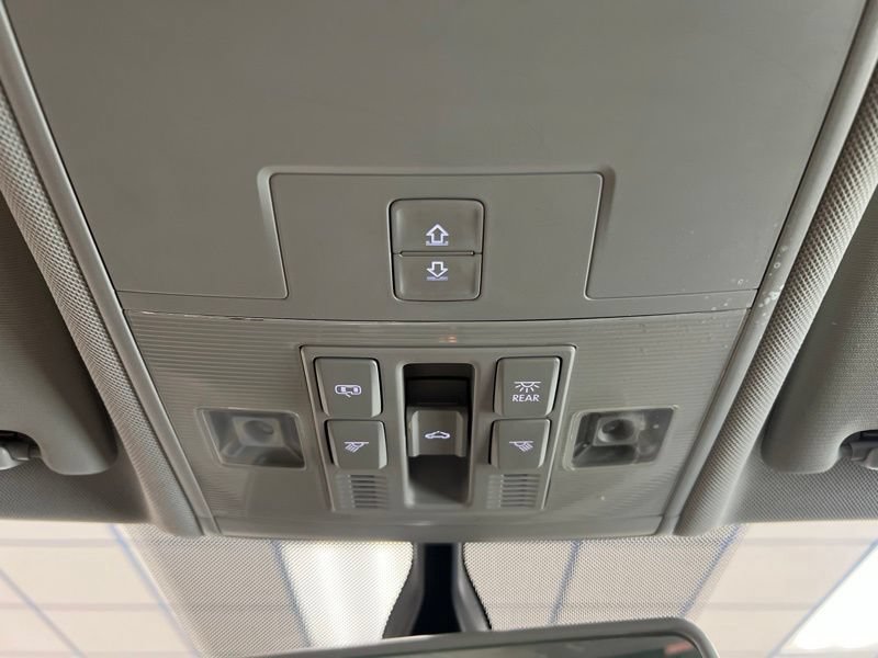 Used 2019 Volkswagen Tiguan SEL AWD/4WD image 28