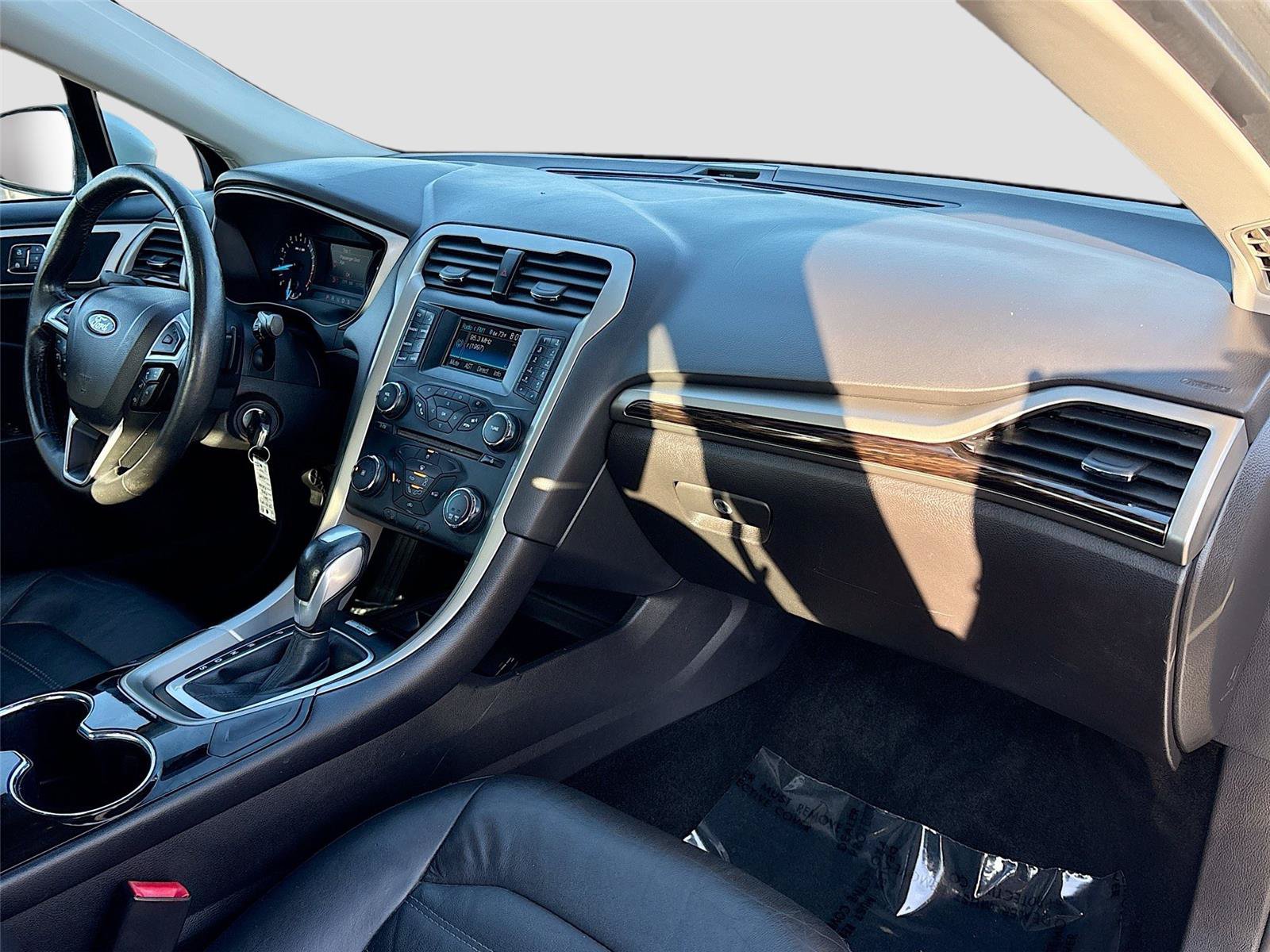 Used 2014 Ford Fusion SE w/ Equipment Group 202A FWD image 26