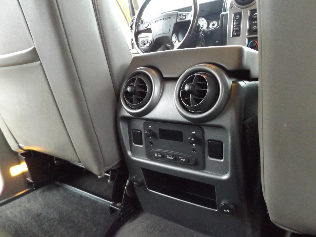Used 2003 HUMMER H2 image 24
