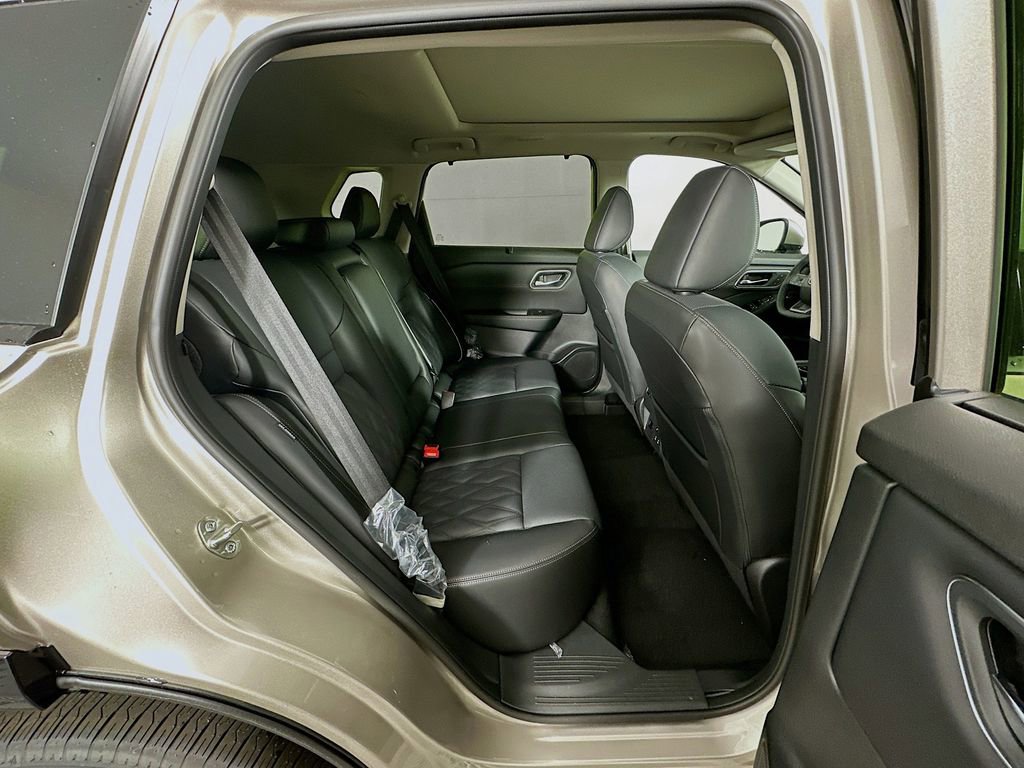 New 2026 Nissan Rogue Platinum image 36