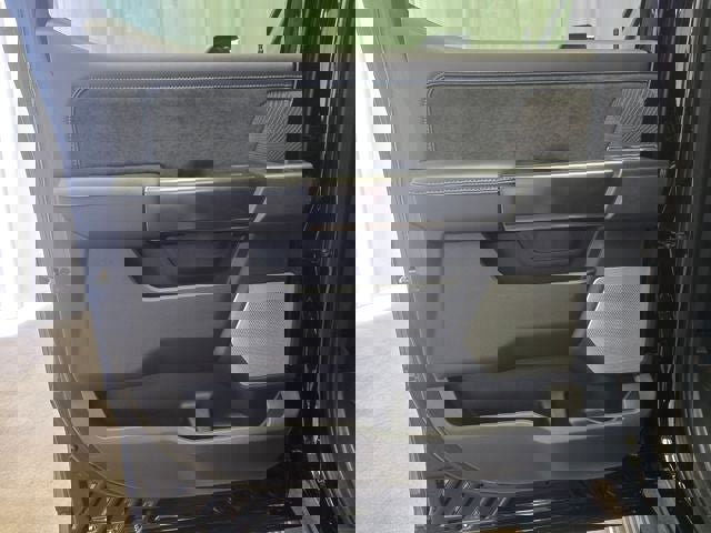 New 2025 Ford F350 Platinum w/ FX4 Off-Road Package image 14