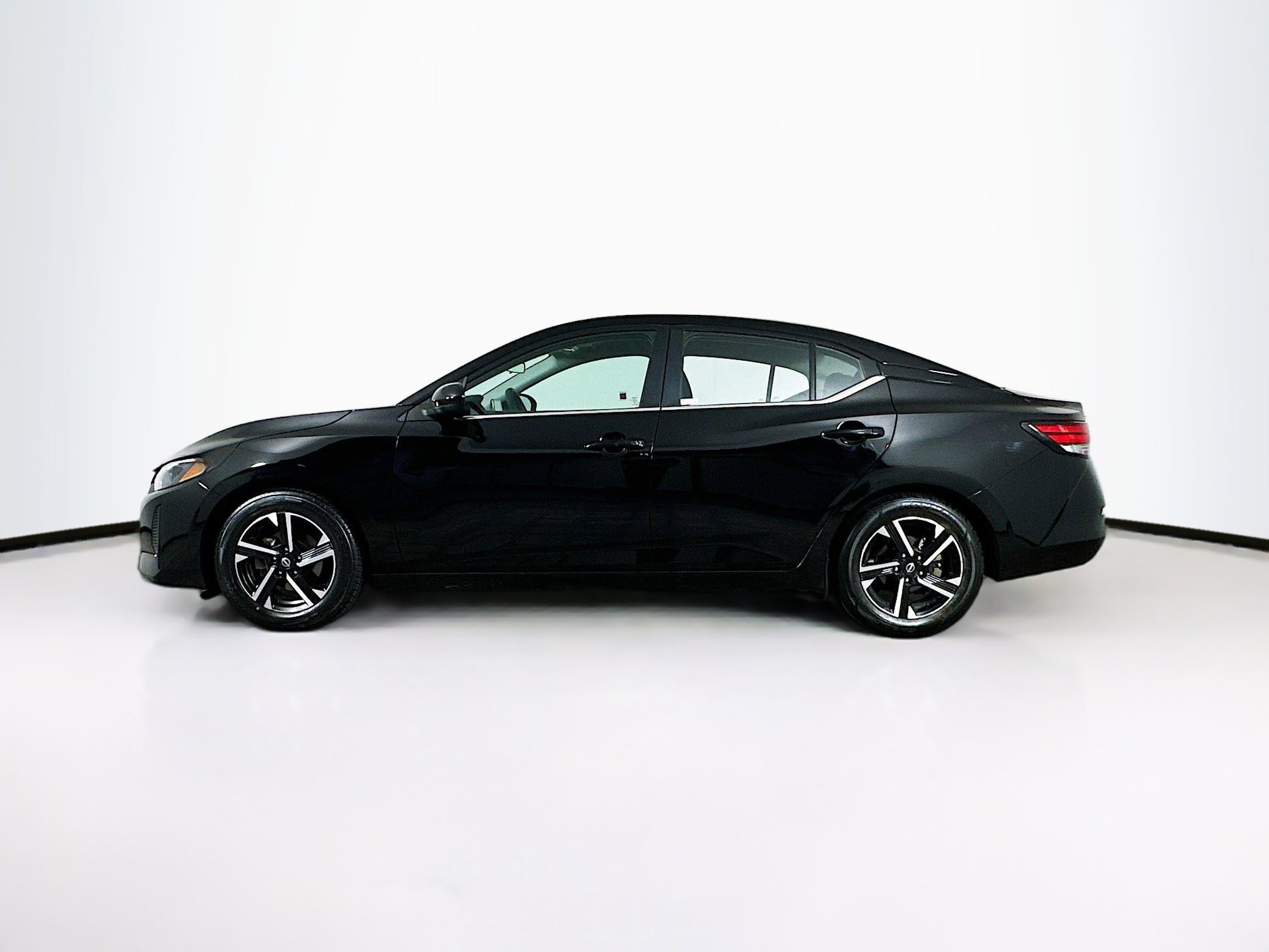 Used 2024 Nissan Sentra SV image 4