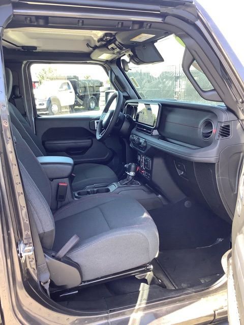 Certified 2025 Jeep Wrangler Unlimited Rubicon AWD/4WD image 14
