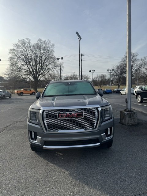 Used 2021 GMC Yukon XL Denali w/ Denali Premium Package image 3