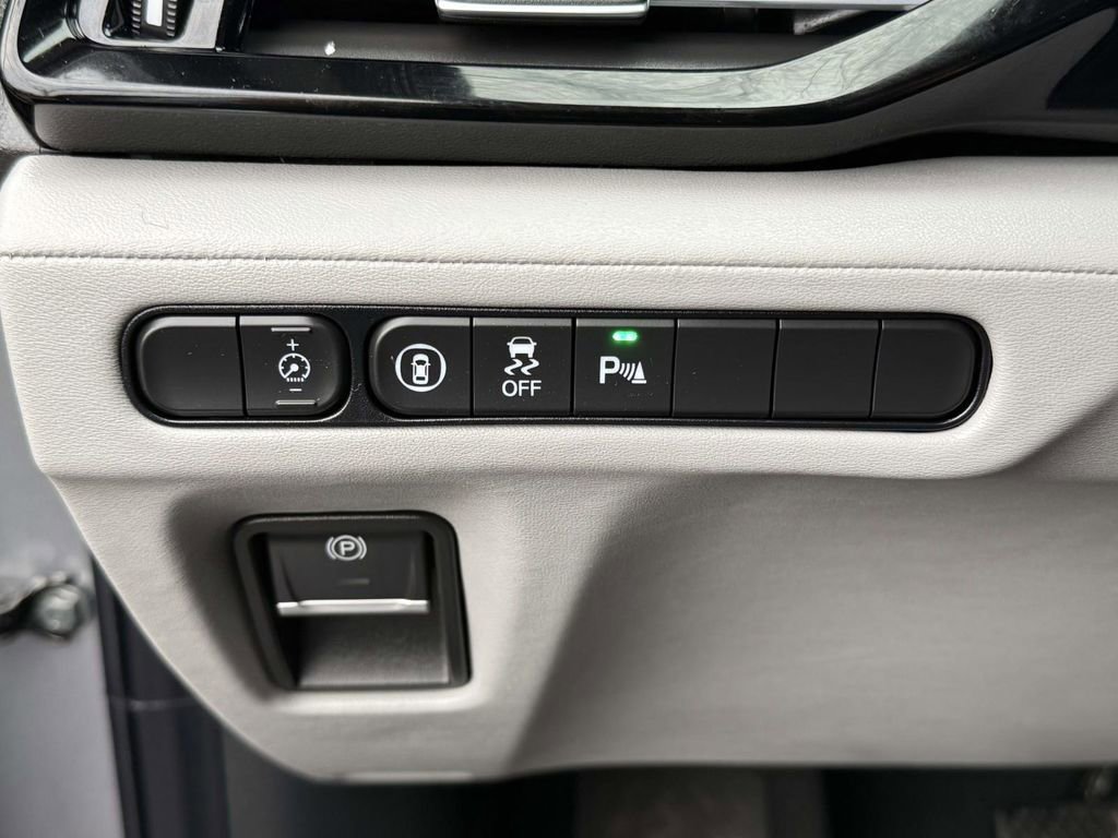 Certified 2025 Acura MDX w/ Technology Package image 28