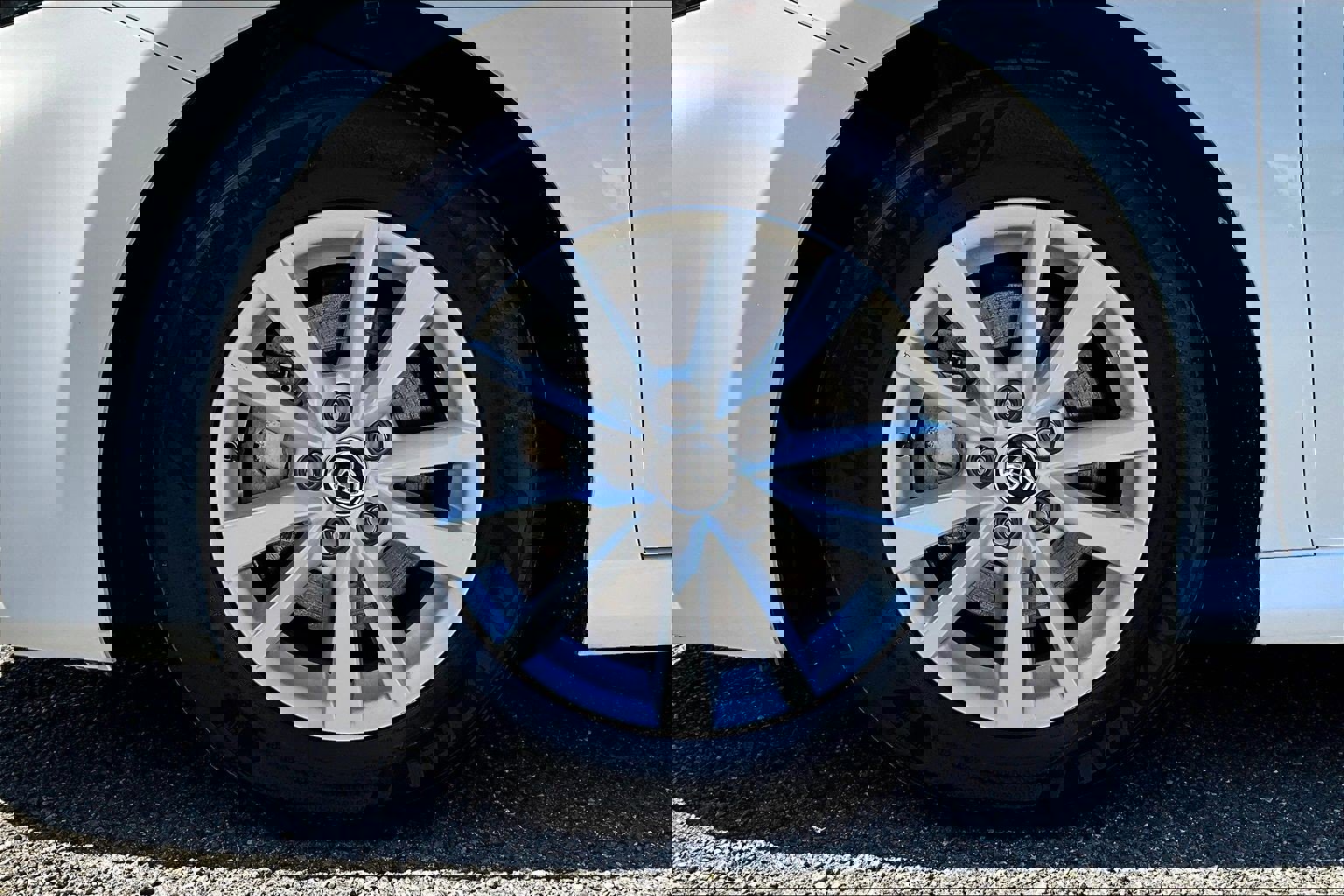 Used 2025 Toyota Camry LE FWD image 9