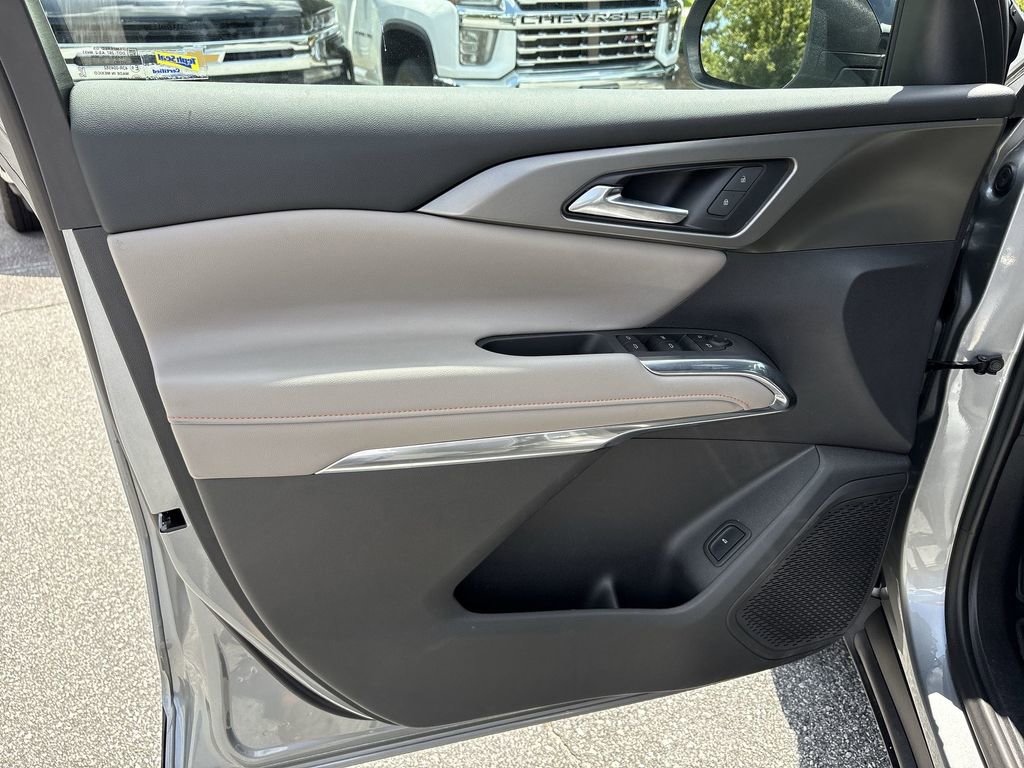 New 2025 Chevrolet Traverse LT FWD image 22