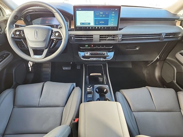 New 2025 Lincoln Corsair Reserve w/ Equipment Group 202A image 10